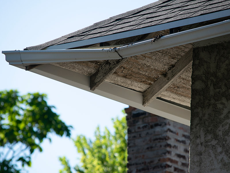 sagging gutters and gutters that pull away from the home